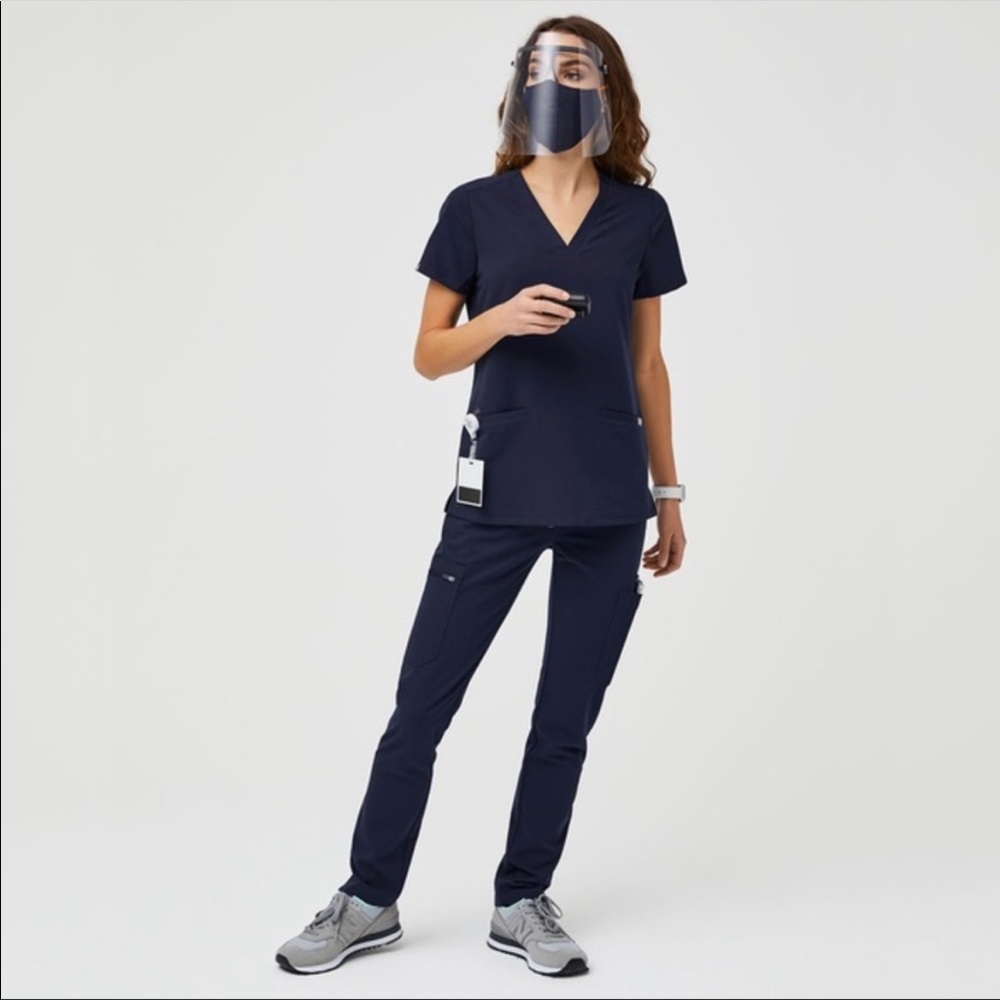 Figs Navy Scrub Set - Picture 13 of 13